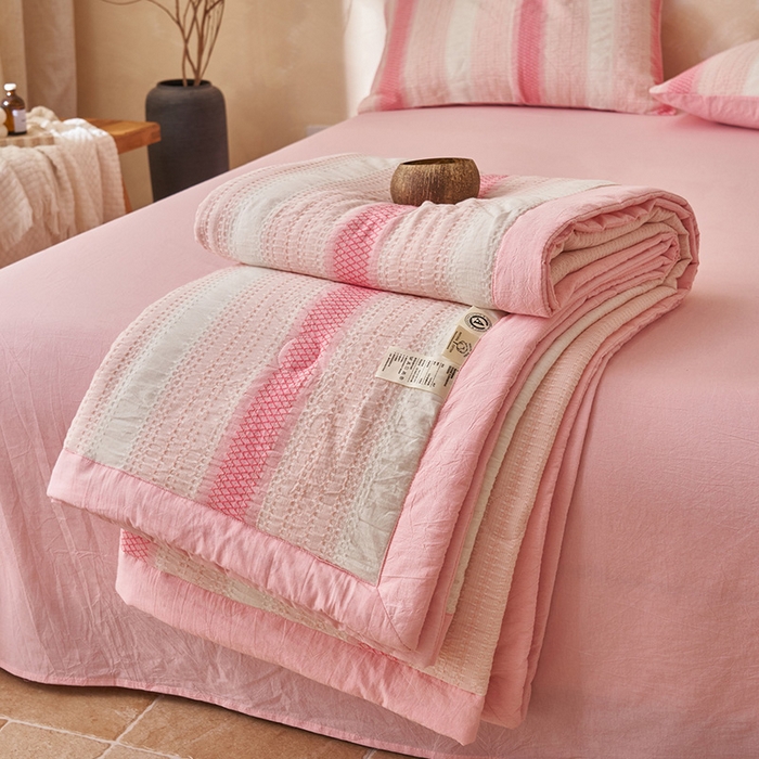 91家纺网 家纺一手货源 找家纺 简如 2026新款里外全棉色织提花夏凉被夏被空调被四件套素条系列 素条-粉