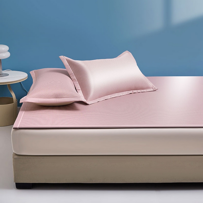 91家纺网 家纺一手货源 找家纺 义博家纺 2026新款碳光提花冰丝席床席款床单款 千鸟格 雅粉