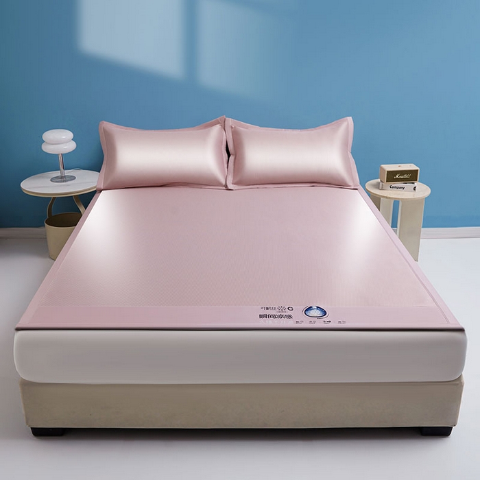 91家纺网 家纺一手货源 找家纺 义博家纺 2026新款碳光提花冰丝席床席款床单款 千鸟格 雅粉