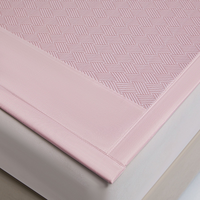 91家纺网 家纺一手货源 找家纺 义博家纺 2026新款碳光提花冰丝席床席款床单款 饼干格 雅粉