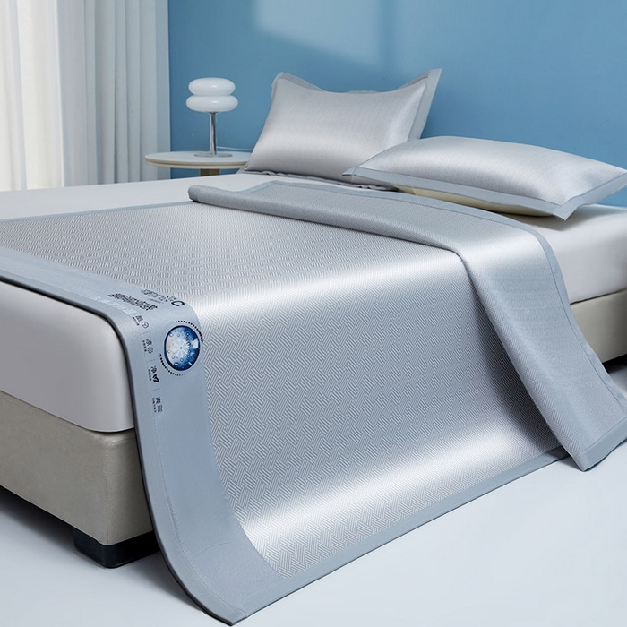 91家纺网 家纺一手货源 找家纺 义博家纺 2026新款碳光提花冰丝席床席款床单款 饼干格 梦灰