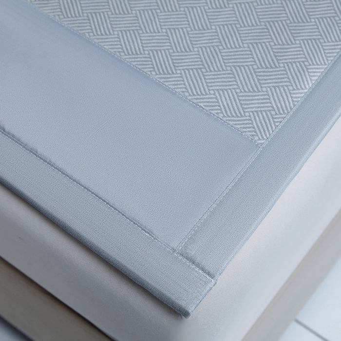 91家纺网 家纺一手货源 找家纺 义博家纺 2026新款碳光提花冰丝席床席款床单款 饼干格 梦灰