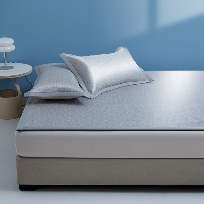 91家纺网 家纺一手货源 找家纺 义博家纺 2026新款碳光提花冰丝席床席款床单款 饼干格 梦灰