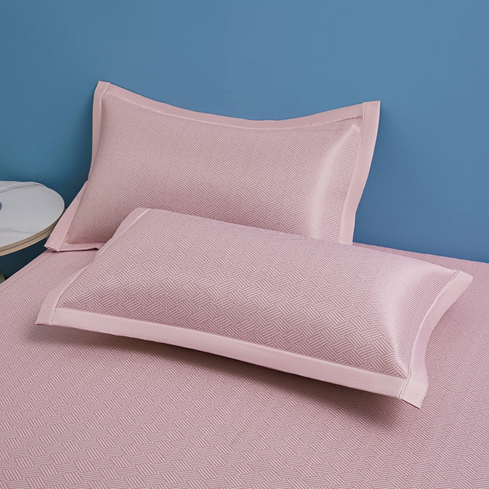 91家纺网 家纺一手货源 找家纺 义博家纺 2026新款碳光提花冰丝席床席款床单款 饼干格 雅粉