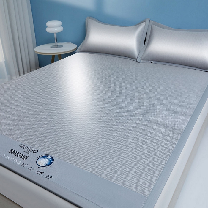 91家纺网 家纺一手货源 找家纺 义博家纺 2026新款碳光提花冰丝席床席款床单款 饼干格 梦灰