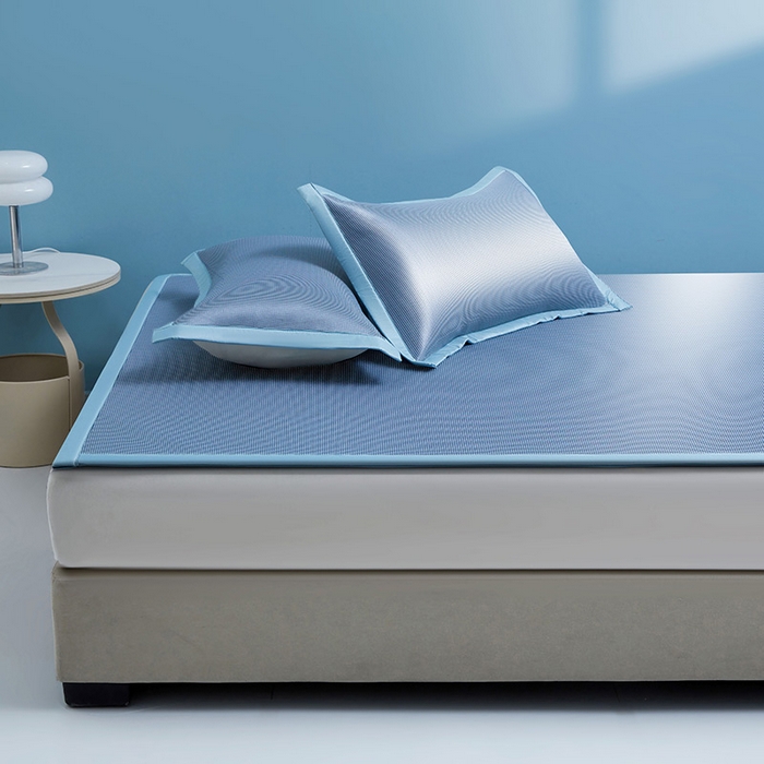 91家纺网 家纺一手货源 找家纺 义博家纺 2026新款碳光提花冰丝席床席款床单款 千鸟格 冰蓝