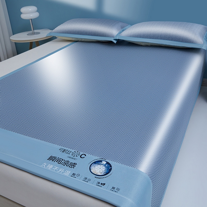 91家纺网 家纺一手货源 找家纺 义博家纺 2026新款碳光提花冰丝席床席款床单款 饼干格 冰蓝