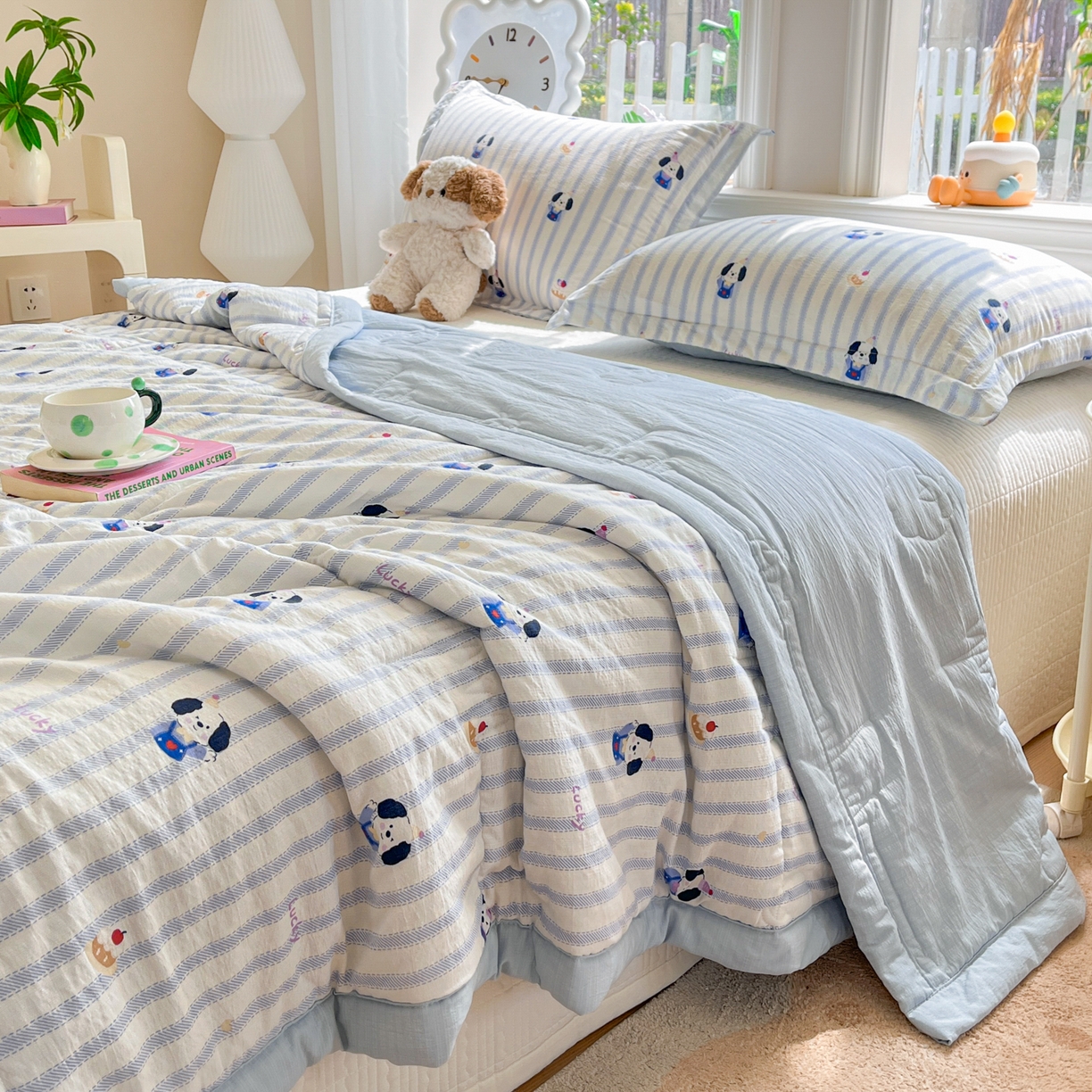 91家纺网 家纺一手货源 找家纺 优承佳生活馆 2026新款云感双层纱卡通小清新风格棉花夏被（提供买家秀） Lucky汪汪