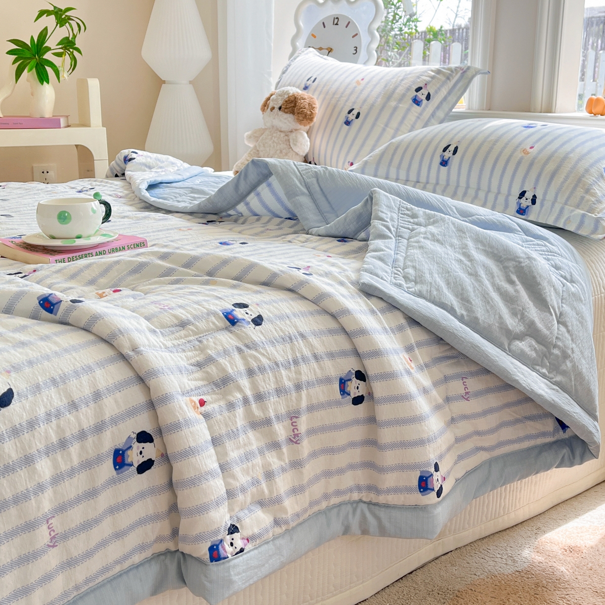 91家纺网 家纺一手货源 找家纺 优承佳生活馆 2026新款云感双层纱卡通小清新风格棉花夏被（提供买家秀） Lucky汪汪