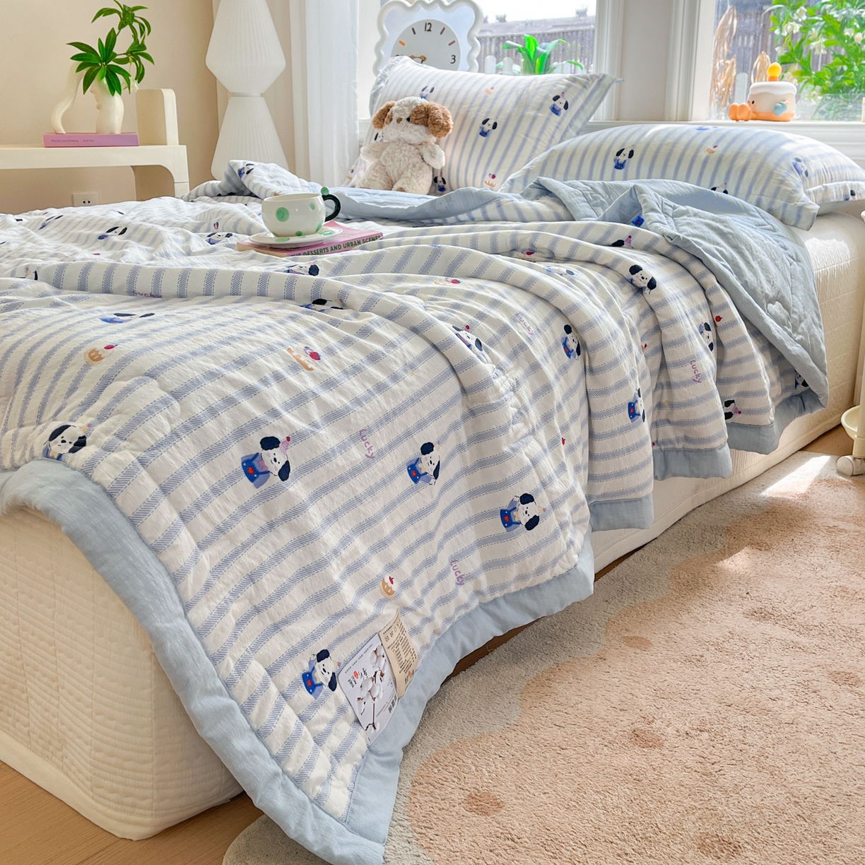 91家纺网 家纺一手货源 找家纺 优承佳生活馆 2026新款云感双层纱卡通小清新风格棉花夏被（提供买家秀） Lucky汪汪