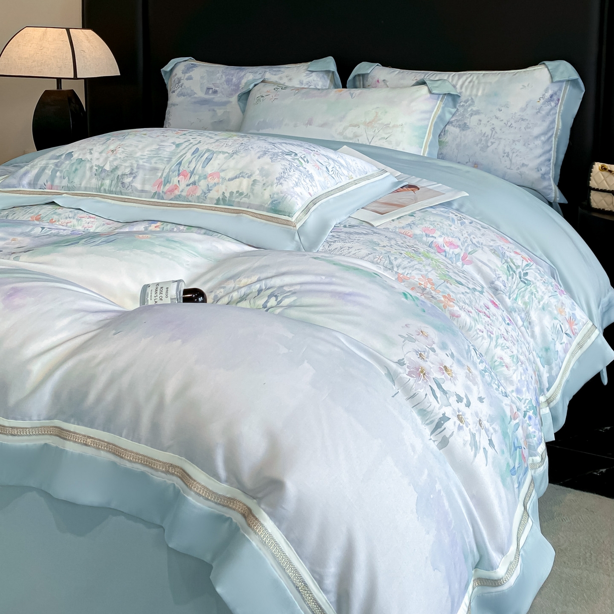 91家纺网 家纺一手货源 找家纺 博纳家纺 2026新款林间鹿语系列天丝四件套 春野序-海岛蓝