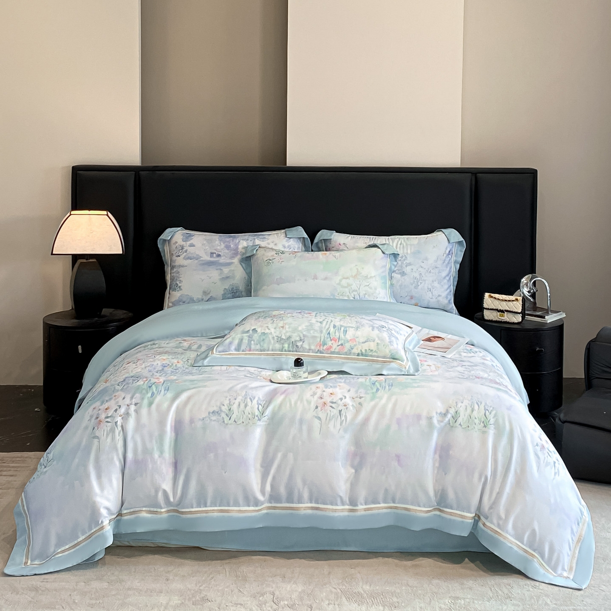 91家纺网 家纺一手货源 找家纺 博纳家纺 2026新款林间鹿语系列天丝四件套 春野序-海岛蓝