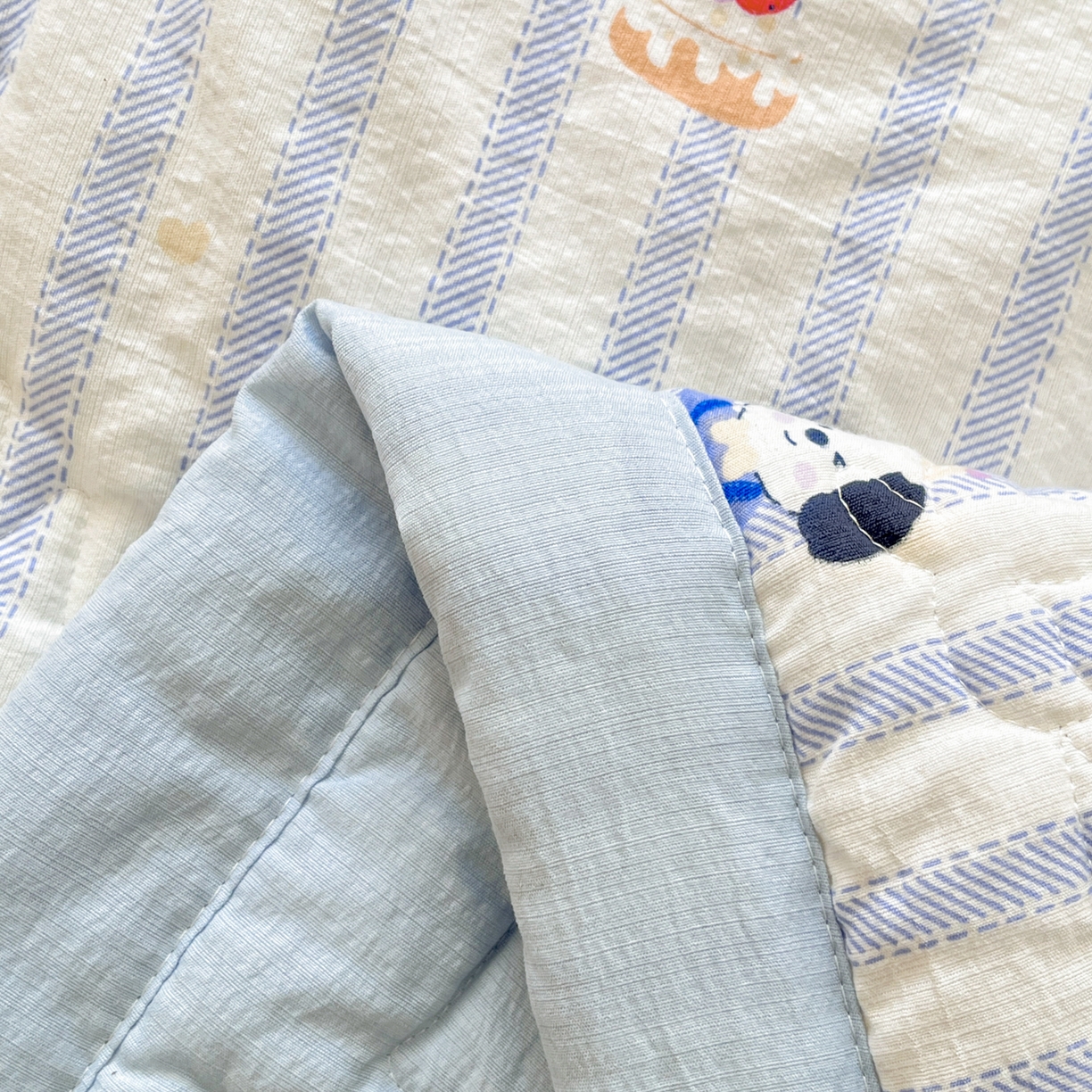 91家纺网 家纺一手货源 找家纺 优承佳生活馆 2026新款云感双层纱卡通小清新风格棉花夏被（提供买家秀） Lucky汪汪