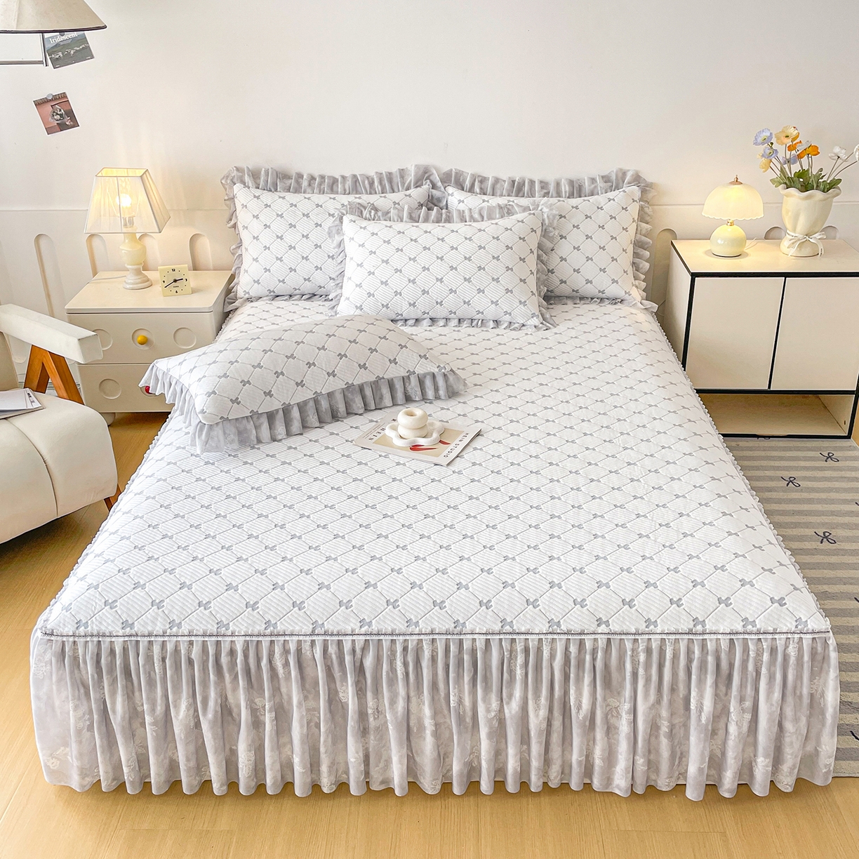 91家纺网 家纺一手货源 找家纺 莱凯家纺 2026新款550gPE提花床裙款凉席席子 小马菱格