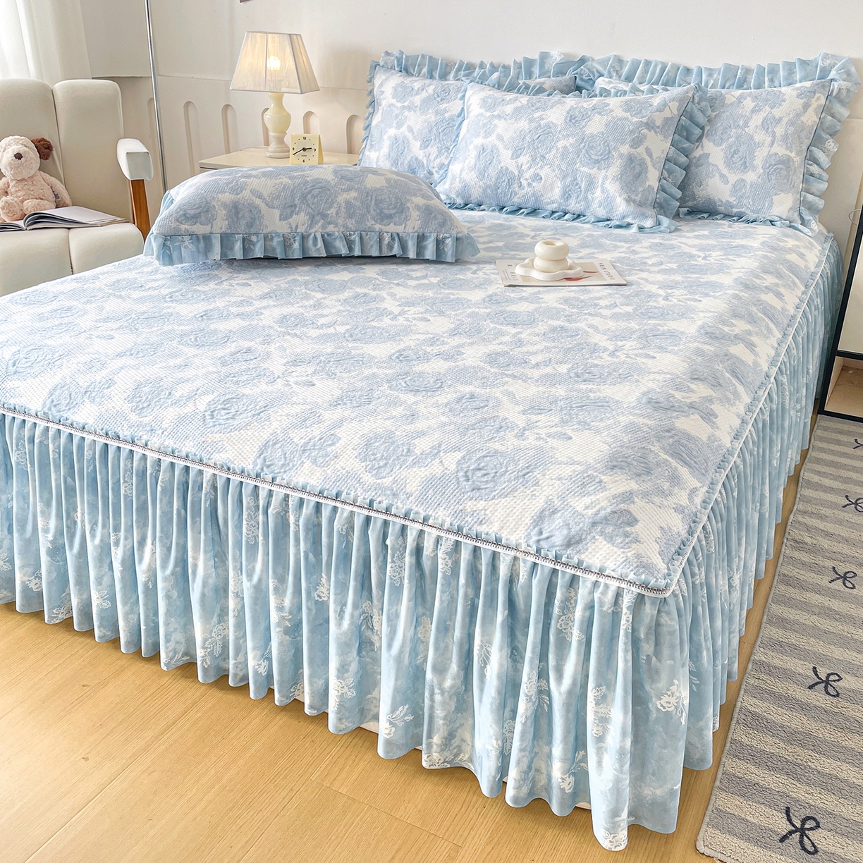 莱凯家纺 2026新款550gPE提花床裙款凉席席子 雾影玫瑰-蓝