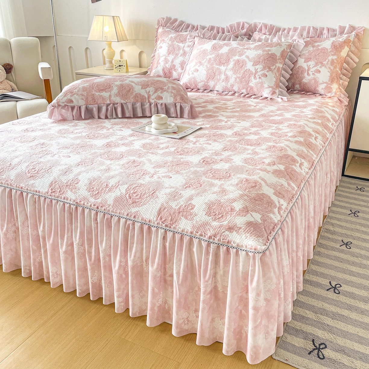 莱凯家纺 2026新款550gPE提花床裙款凉席席子 雾影玫瑰-粉