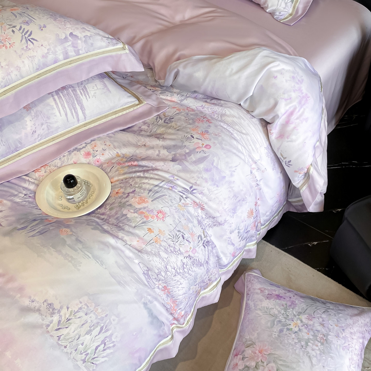 91家纺网 家纺一手货源 找家纺 博纳家纺 2026新款林间鹿语系列天丝四件套 春野序-浅紫