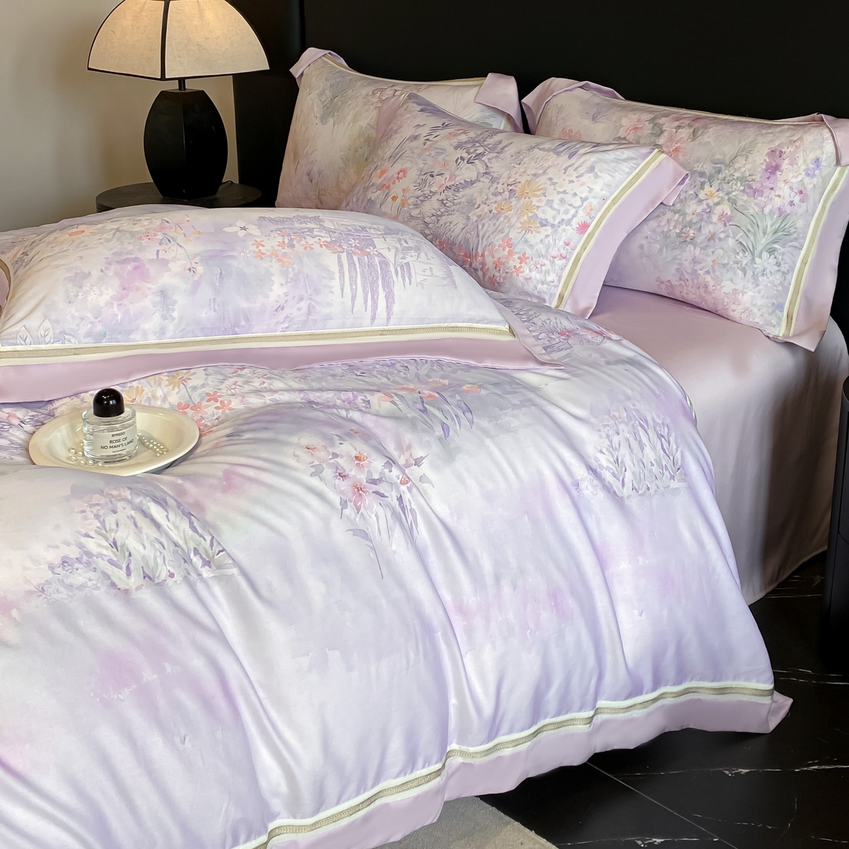 91家纺网 家纺一手货源 找家纺 博纳家纺 2026新款林间鹿语系列天丝四件套 春野序-浅紫