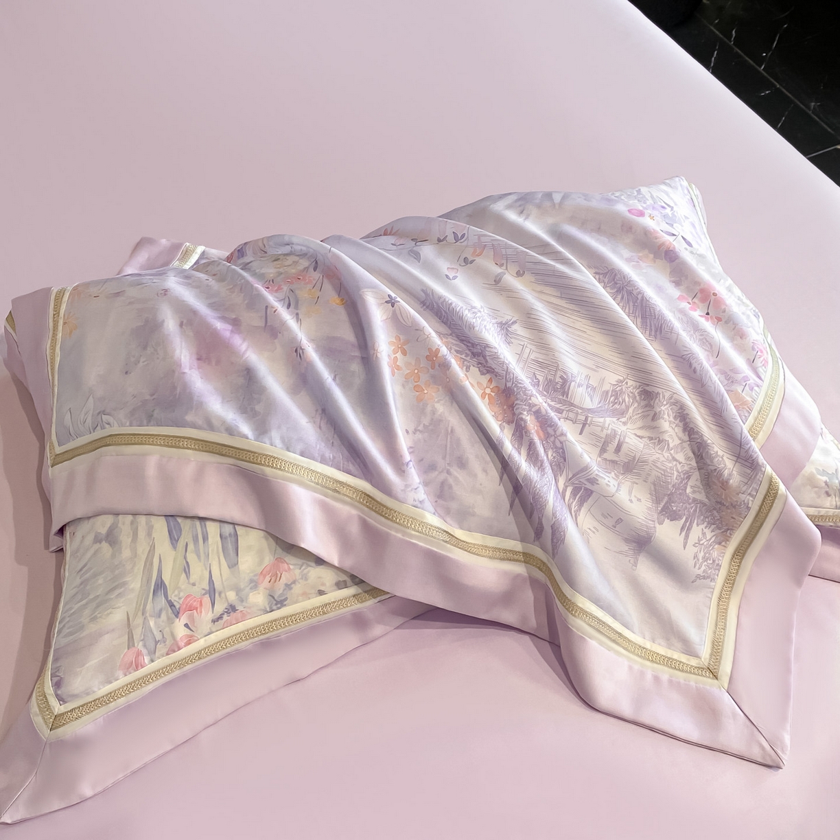 91家纺网 家纺一手货源 找家纺 博纳家纺 2026新款林间鹿语系列天丝四件套 春野序-浅紫