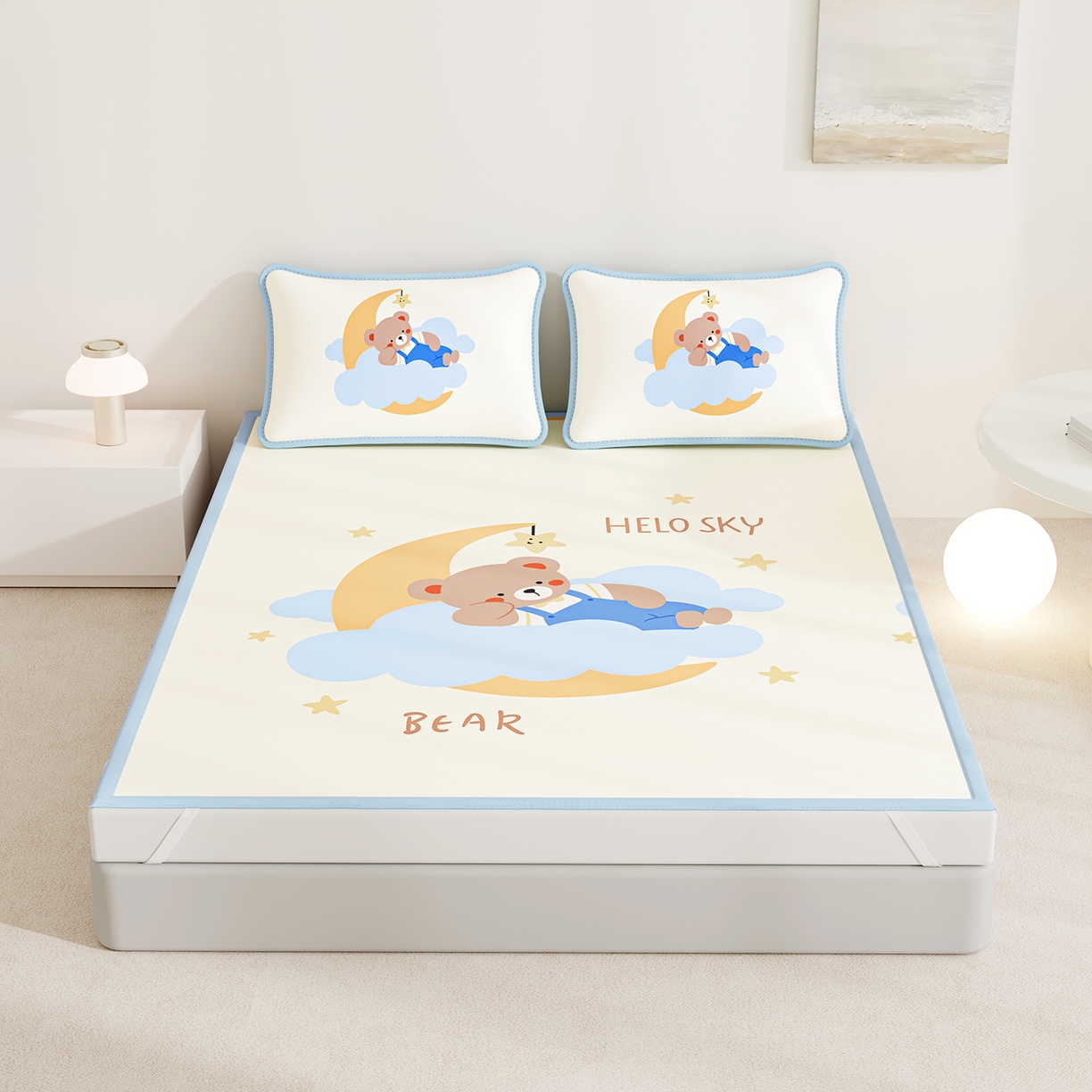 91家纺网 家纺一手货源 找家纺 家品罗兰 2026A类数码印花大版卡通冰丝凉席双人席可机洗学生宿舍空调软席三件套三明治网底 月亮熊