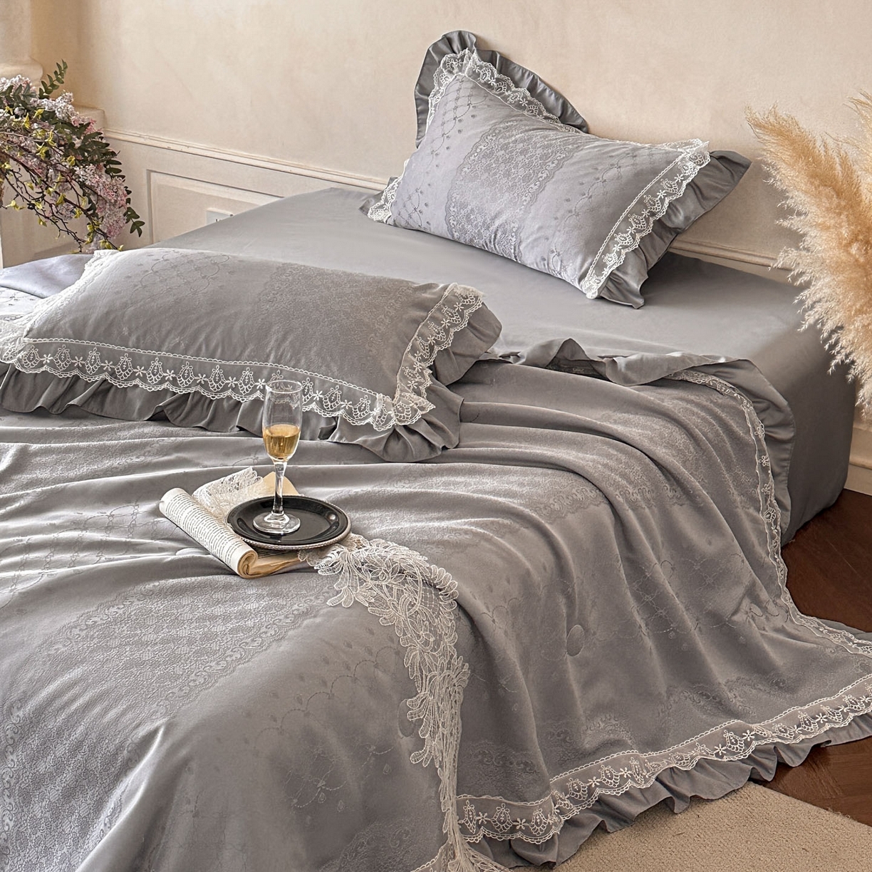 91家纺网 家纺一手货源 找家纺 首尔家纺 2026春夏新款水洗真丝冰丝夏被夏凉被空调被 时光若梦-高级灰