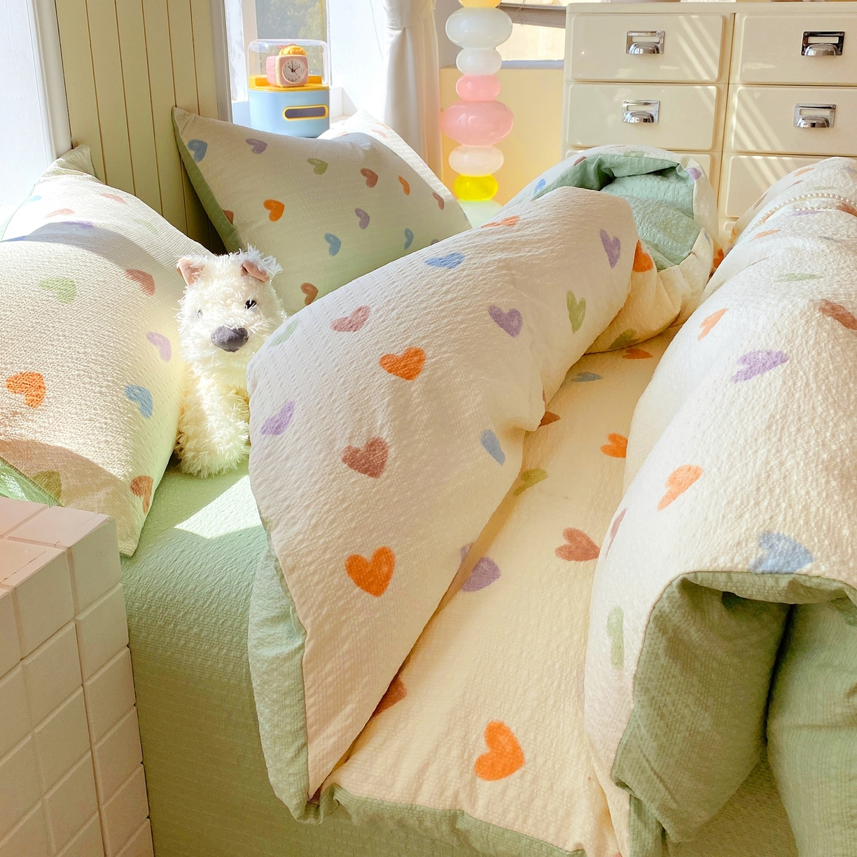 91家纺网 家纺一手货源 找家纺 爱橙家纺（原艾橙家纺） 2026春夏新款A类高品质110克超柔泡芙纱四件套 马卡龙爱心