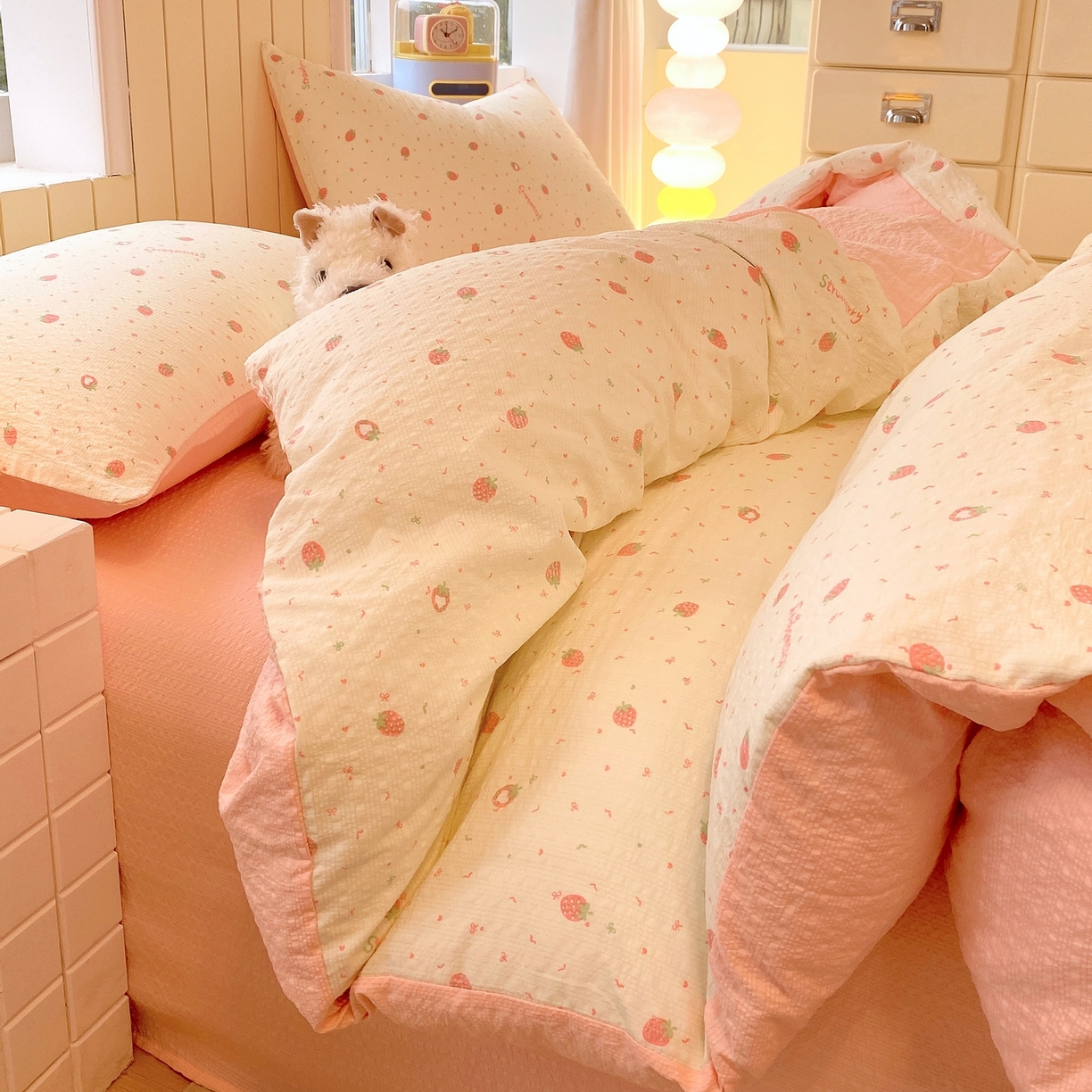 91家纺网 家纺一手货源 找家纺 爱橙家纺（原艾橙家纺） 2026春夏新款A类高品质110克超柔泡芙纱四件套 美莓果