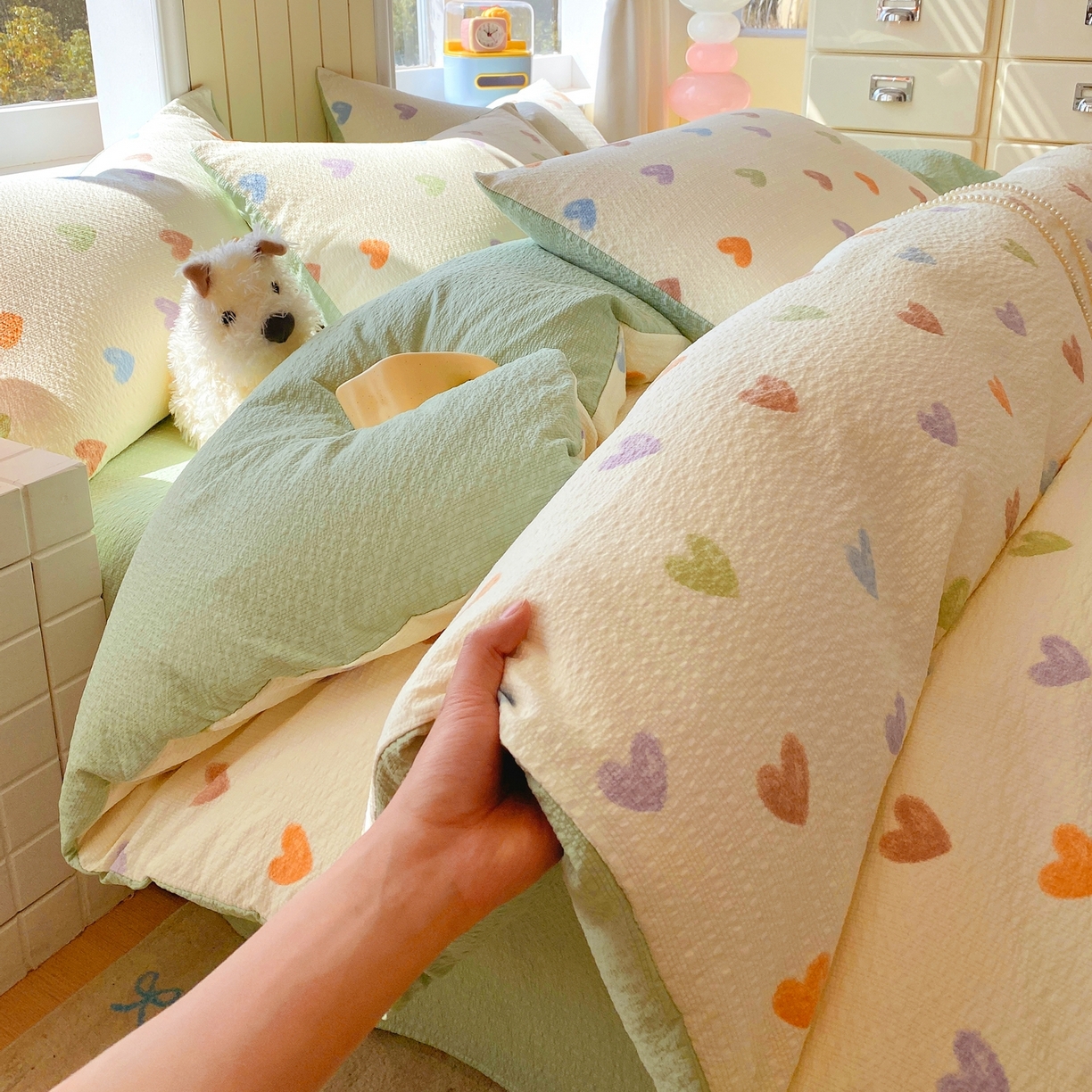 91家纺网 家纺一手货源 找家纺 爱橙家纺（原艾橙家纺） 2026春夏新款A类高品质110克超柔泡芙纱四件套 马卡龙爱心