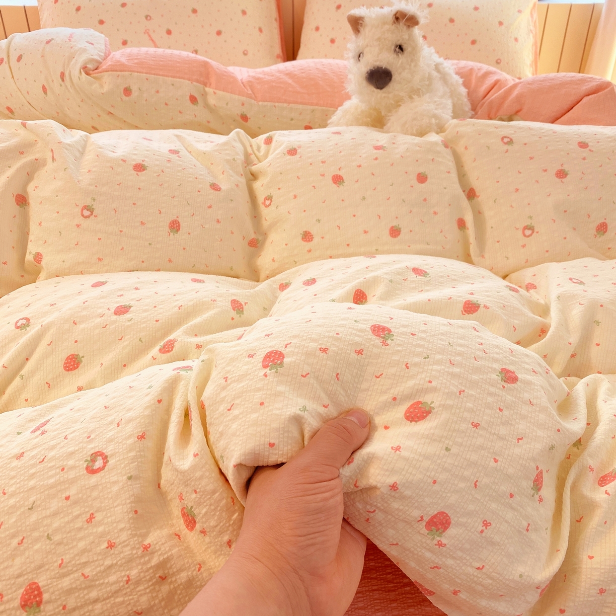 91家纺网 家纺一手货源 找家纺 爱橙家纺（原艾橙家纺） 2026春夏新款A类高品质110克超柔泡芙纱四件套 美莓果