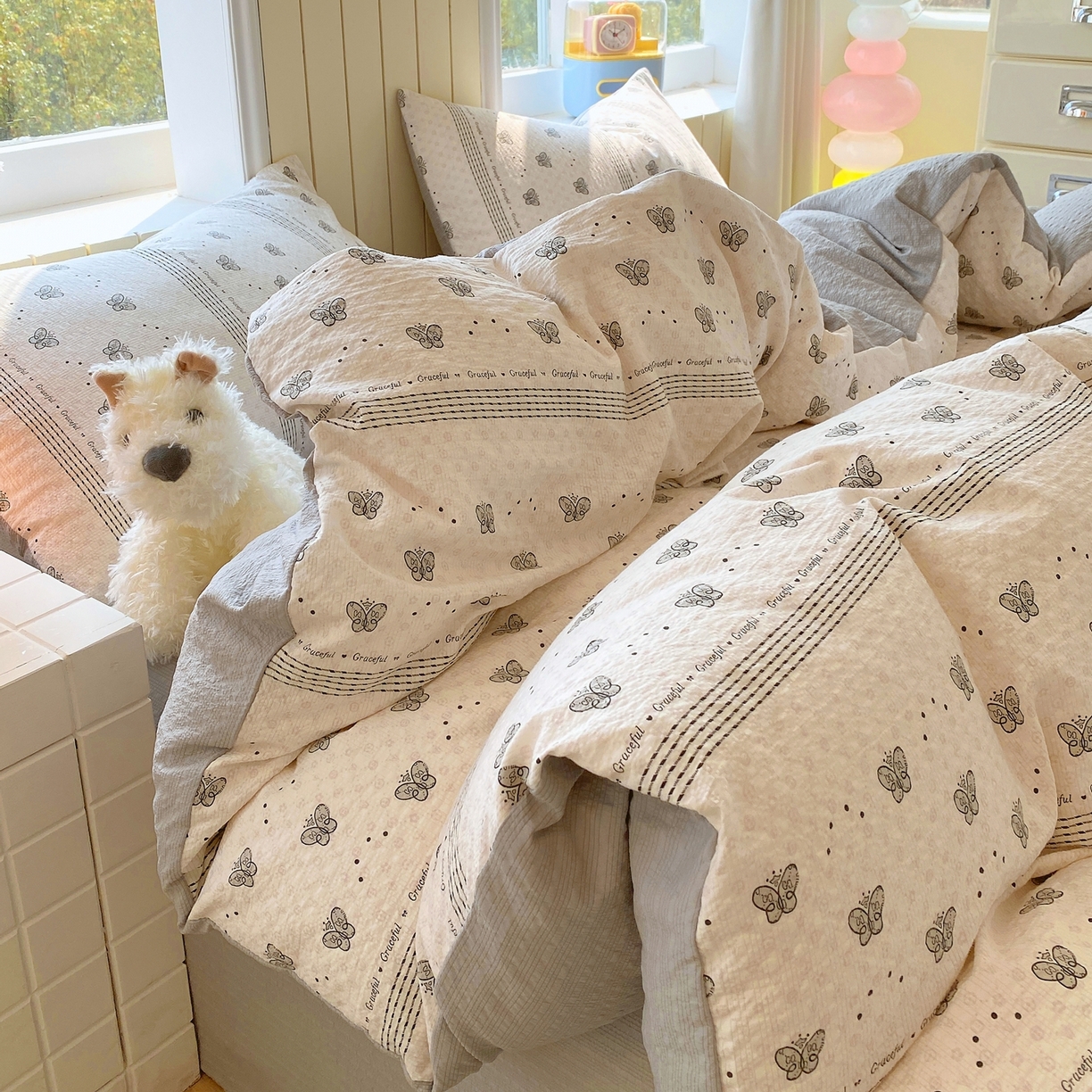 91家纺网 家纺一手货源 找家纺 爱橙家纺（原艾橙家纺） 2026春夏新款A类高品质110克超柔泡芙纱四件套 蝶语