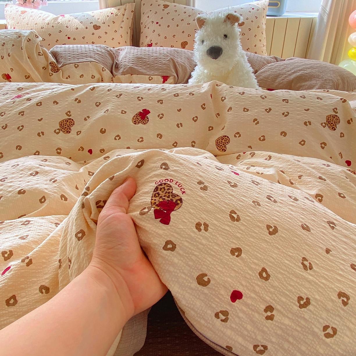 91家纺网 家纺一手货源 找家纺 爱橙家纺（原艾橙家纺） 2026春夏新款A类高品质110克超柔泡芙纱四件套 豹纹甜心