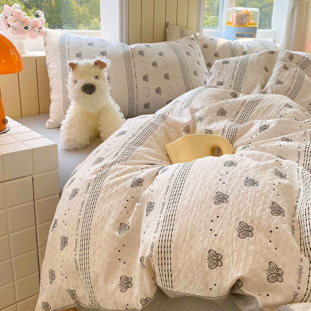 91家纺网 家纺一手货源 找家纺 爱橙家纺（原艾橙家纺） 2026春夏新款A类高品质110克超柔泡芙纱四件套 蝶语