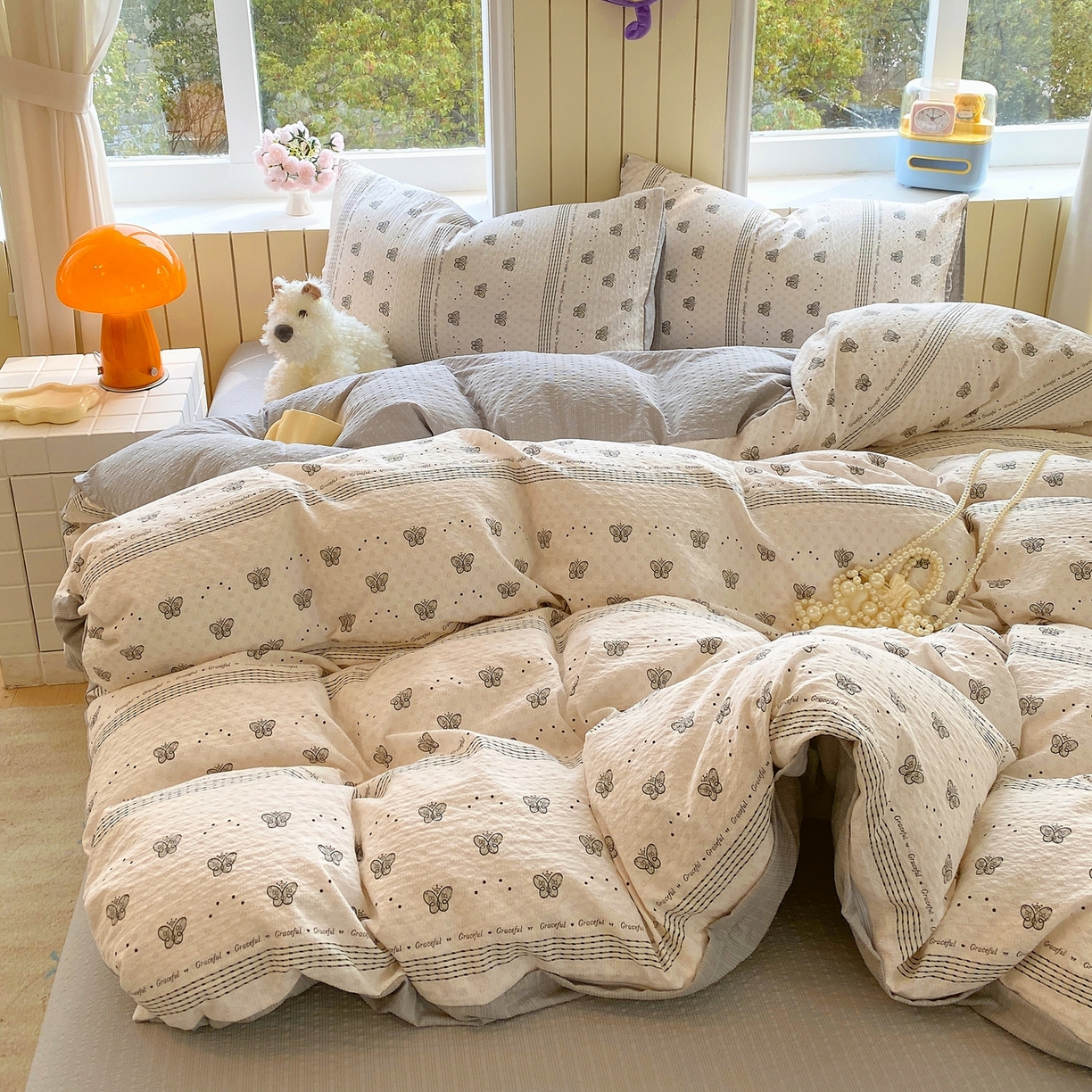 91家纺网 家纺一手货源 找家纺 爱橙家纺（原艾橙家纺） 2026春夏新款A类高品质110克超柔泡芙纱四件套 蝶语