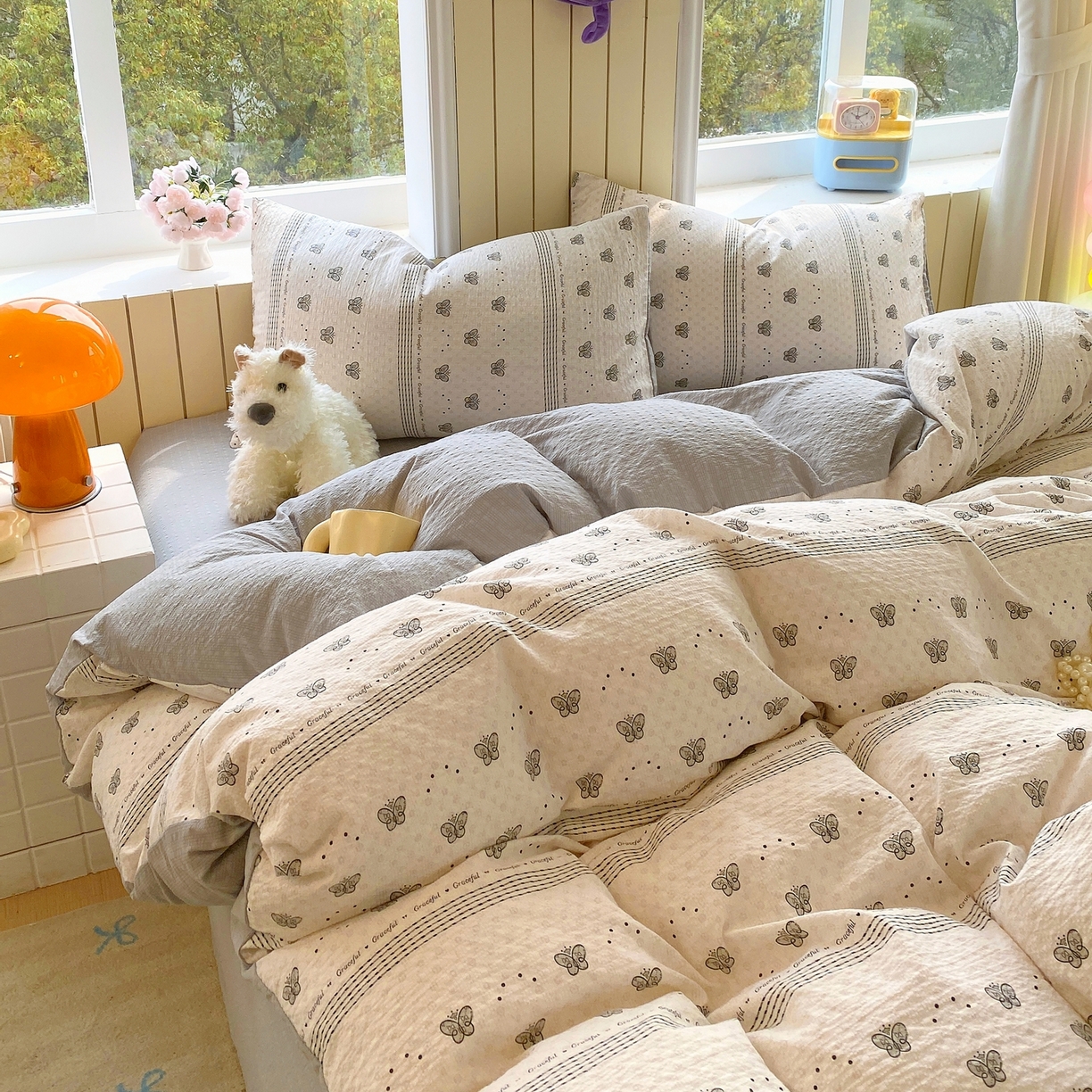 91家纺网 家纺一手货源 找家纺 爱橙家纺（原艾橙家纺） 2026春夏新款A类高品质110克超柔泡芙纱四件套 蝶语