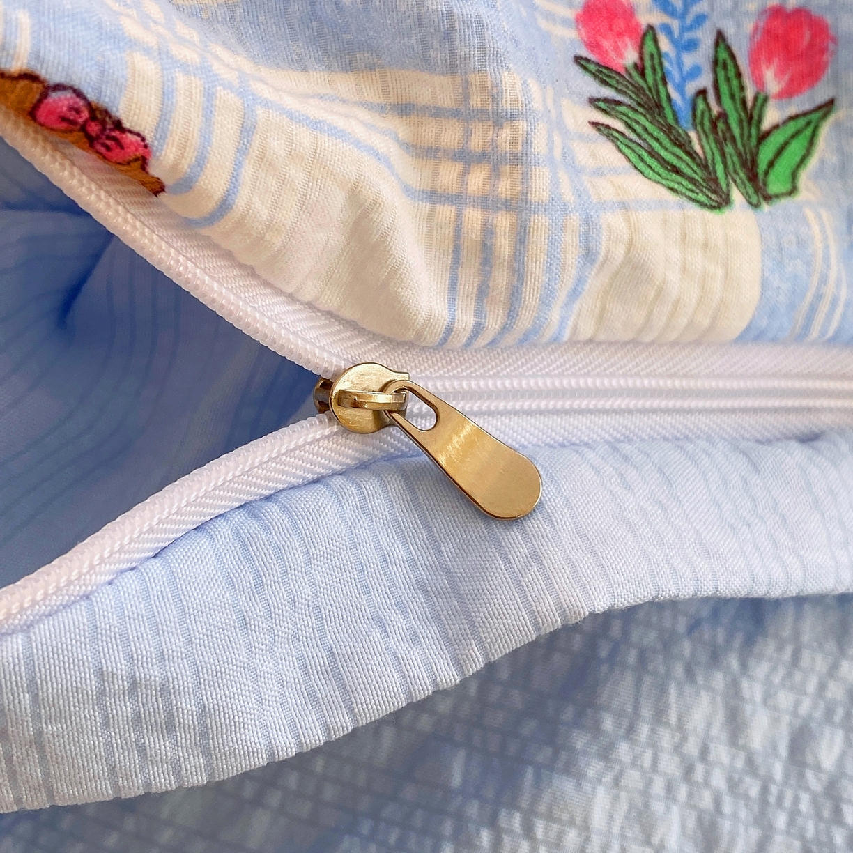 91家纺网 家纺一手货源 找家纺 爱橙家纺（原艾橙家纺） 2026春夏新款A类高品质110克超柔泡芙纱四件套 汪旺记