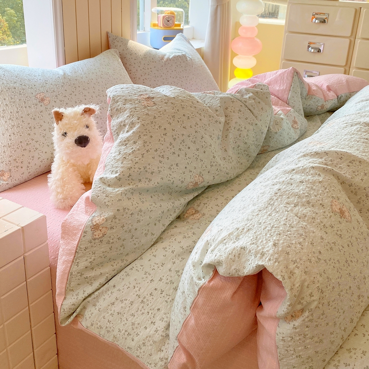 91家纺网 家纺一手货源 找家纺 爱橙家纺（原艾橙家纺） 2026春夏新款A类高品质110克超柔泡芙纱四件套 兔小妹