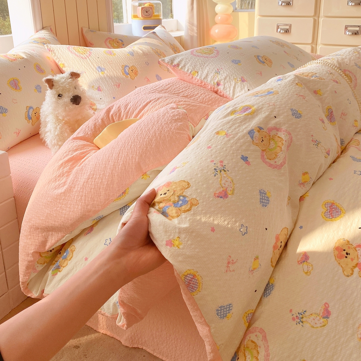 91家纺网 家纺一手货源 找家纺 爱橙家纺（原艾橙家纺） 2026春夏新款A类高品质110克超柔泡芙纱四件套 萝莉小狗