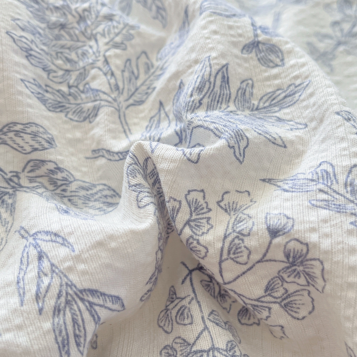 91家纺网 家纺一手货源 找家纺 优承佳生活馆 2026新款云感双层纱卡通小清新风格棉花夏被（提供买家秀） 丛间蝶舞