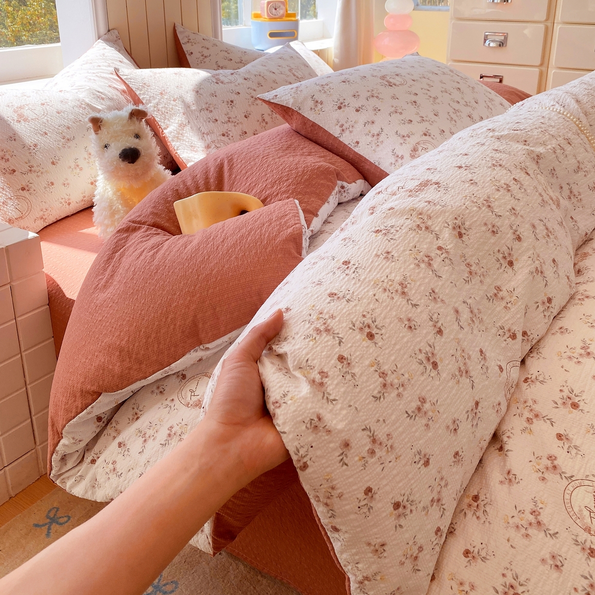 91家纺网 家纺一手货源 找家纺 爱橙家纺（原艾橙家纺） 2026春夏新款A类高品质110克超柔泡芙纱四件套 粟花信笺