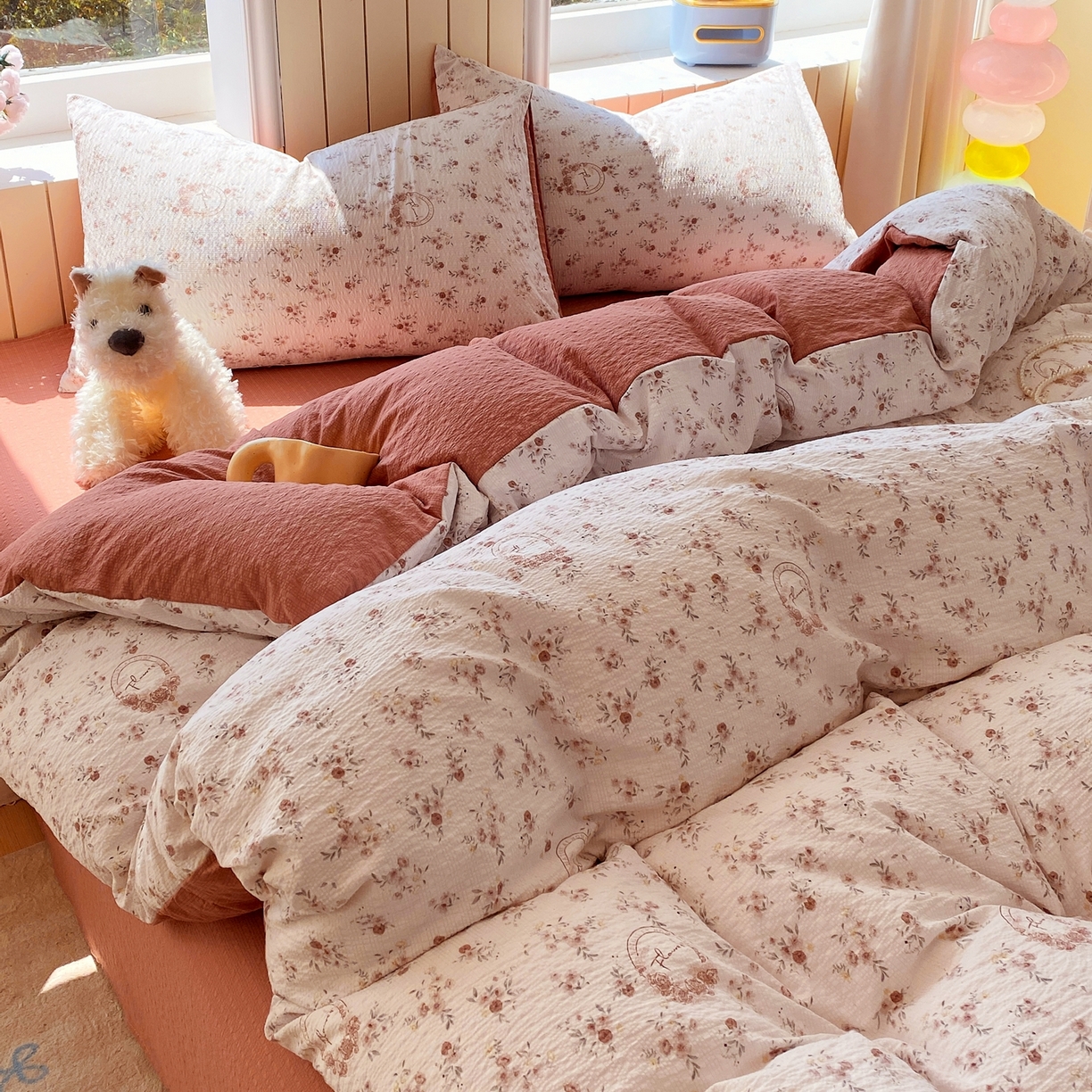 91家纺网 家纺一手货源 找家纺 爱橙家纺（原艾橙家纺） 2026春夏新款A类高品质110克超柔泡芙纱四件套 粟花信笺