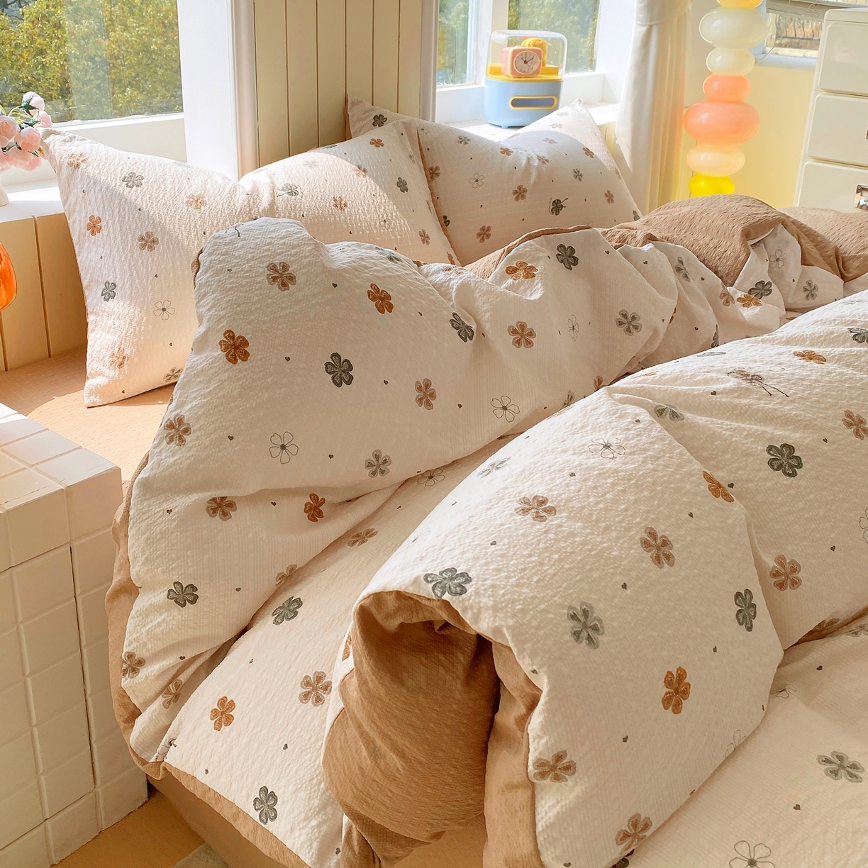 91家纺网 家纺一手货源 找家纺 爱橙家纺（原艾橙家纺） 2026春夏新款A类高品质110克超柔泡芙纱四件套 四叶草