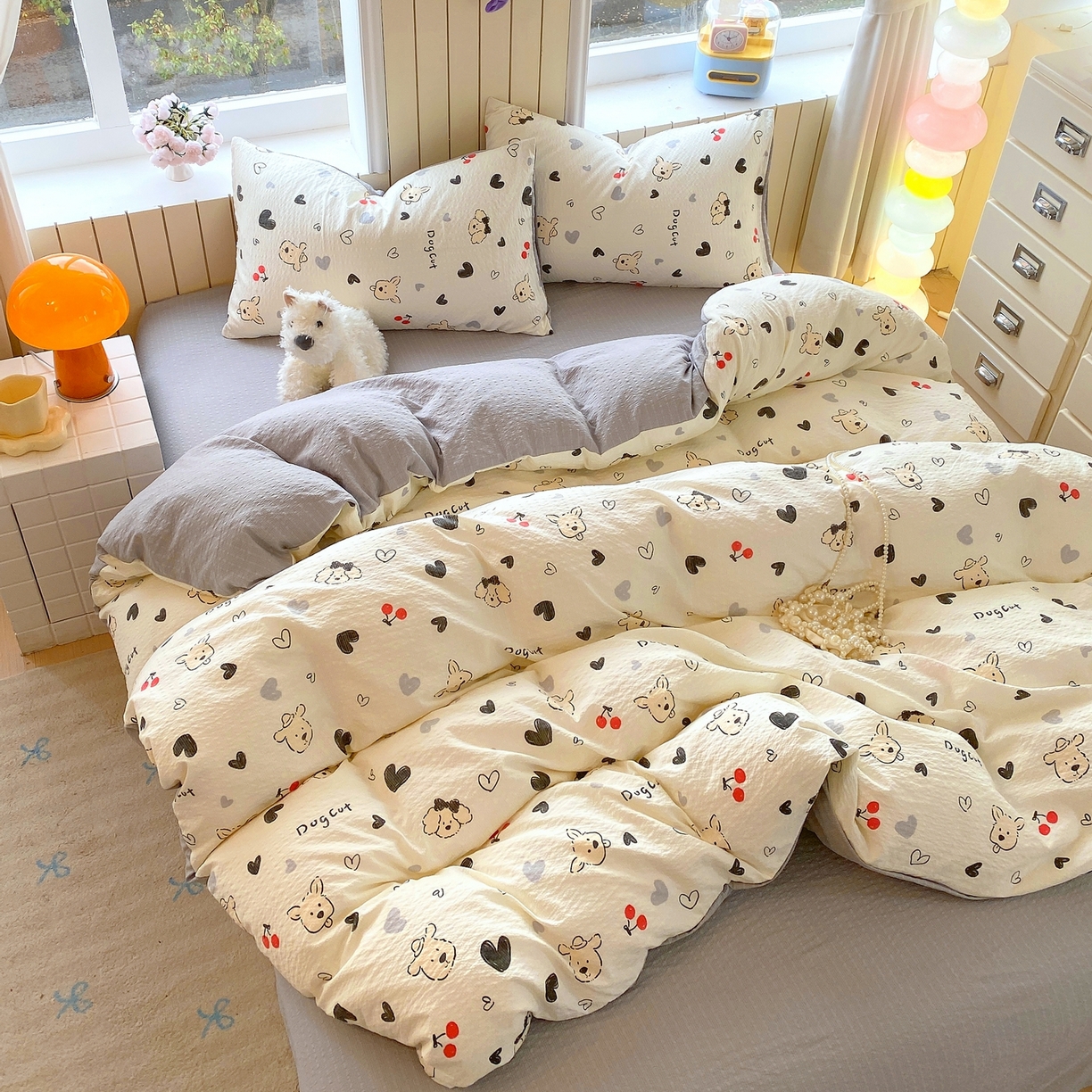 91家纺网 家纺一手货源 找家纺 爱橙家纺（原艾橙家纺） 2026春夏新款A类高品质110克超柔泡芙纱四件套 线条小狗