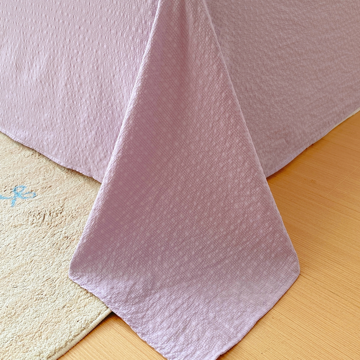 91家纺网 家纺一手货源 找家纺 爱橙家纺（原艾橙家纺） 2026春夏新款A类高品质110克超柔泡芙纱四件套 素雅柔情