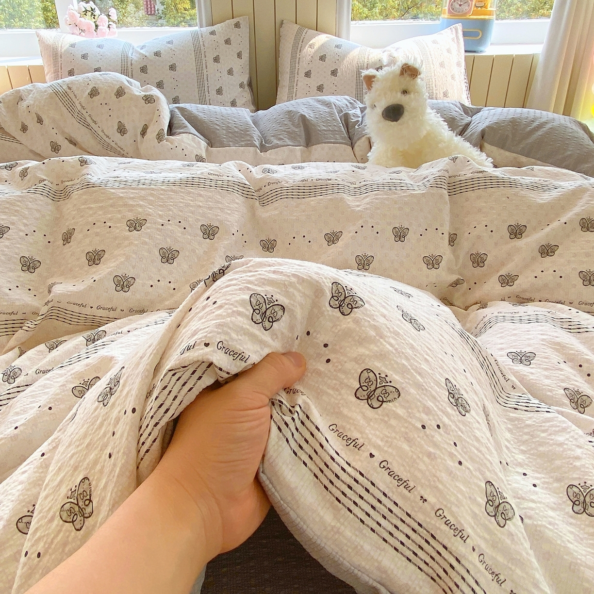 91家纺网 家纺一手货源 找家纺 爱橙家纺（原艾橙家纺） 2026春夏新款A类高品质110克超柔泡芙纱四件套 蝶语