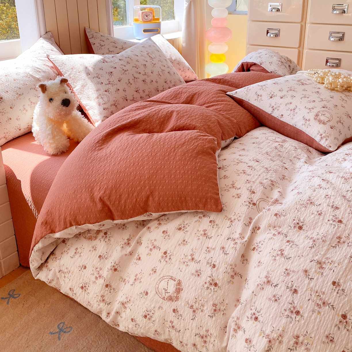 91家纺网 家纺一手货源 找家纺 爱橙家纺（原艾橙家纺） 2026春夏新款A类高品质110克超柔泡芙纱四件套 粟花信笺