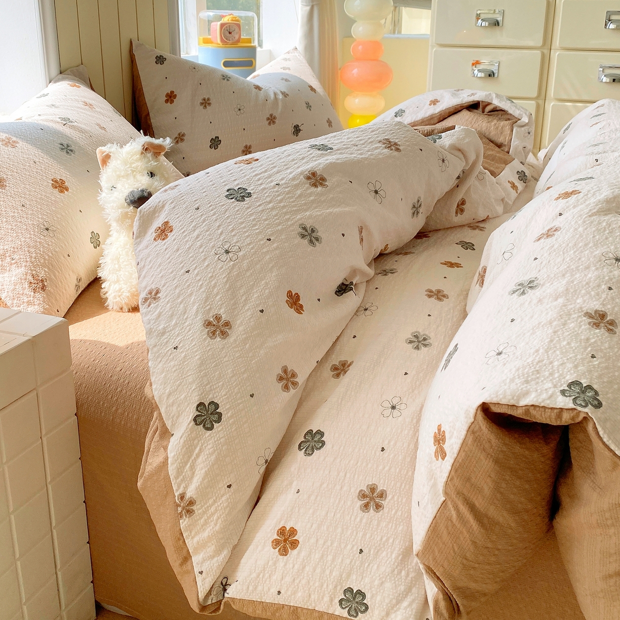 91家纺网 家纺一手货源 找家纺 爱橙家纺（原艾橙家纺） 2026春夏新款A类高品质110克超柔泡芙纱四件套 四叶草