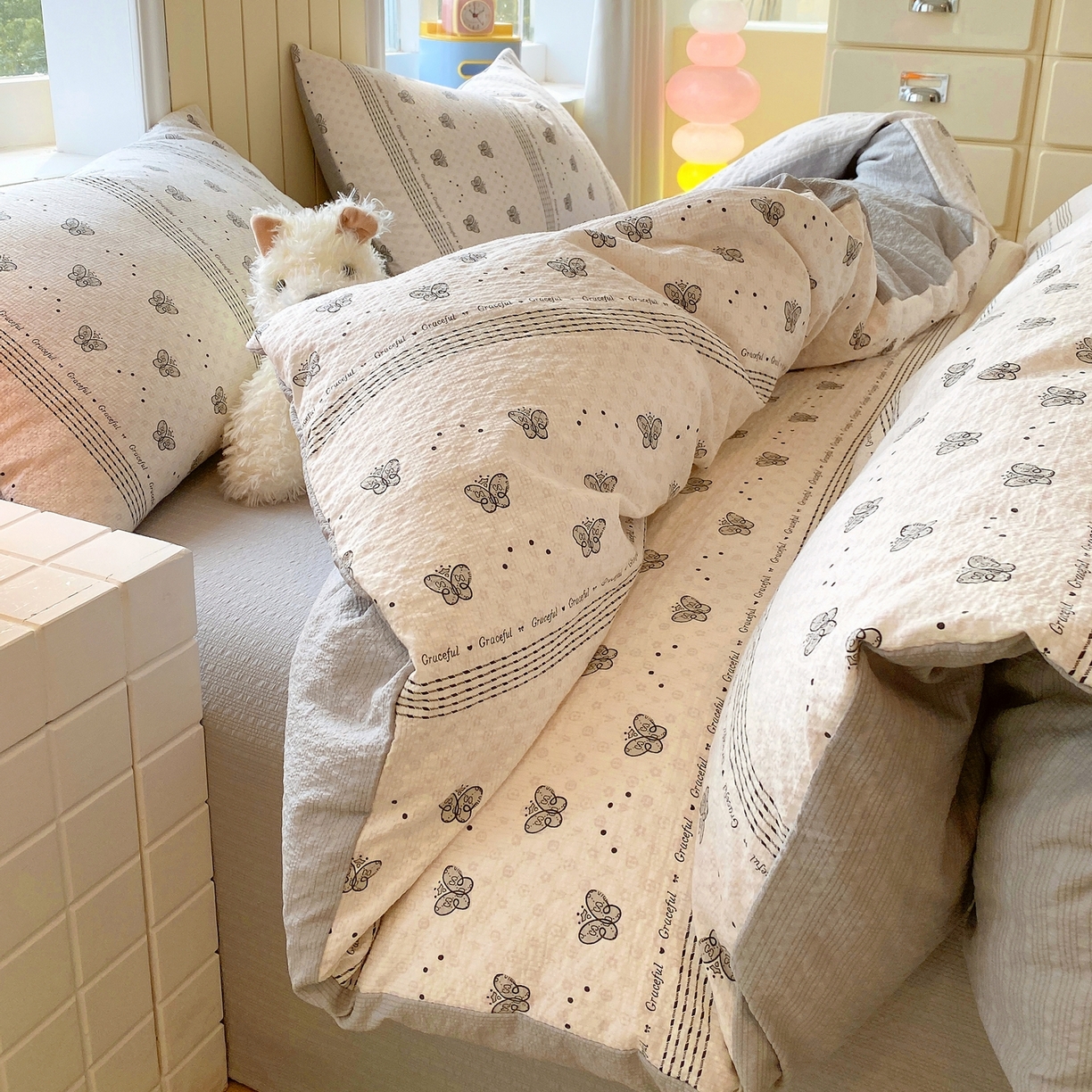 91家纺网 家纺一手货源 找家纺 爱橙家纺（原艾橙家纺） 2026春夏新款A类高品质110克超柔泡芙纱四件套 蝶语