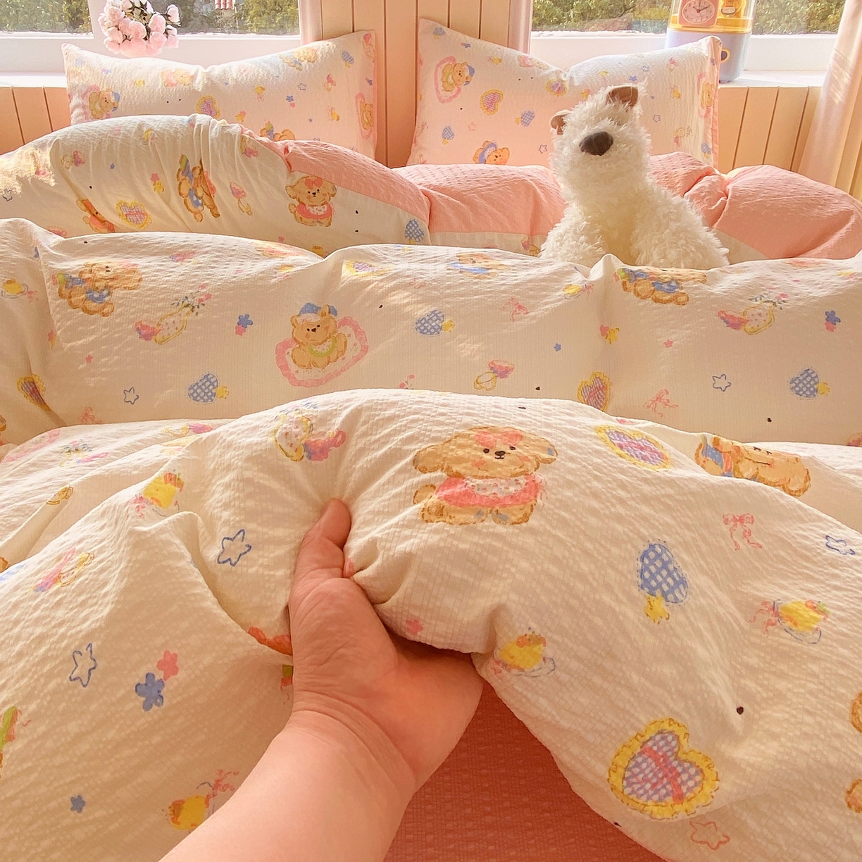 91家纺网 家纺一手货源 找家纺 爱橙家纺（原艾橙家纺） 2026春夏新款A类高品质110克超柔泡芙纱四件套 萝莉小狗