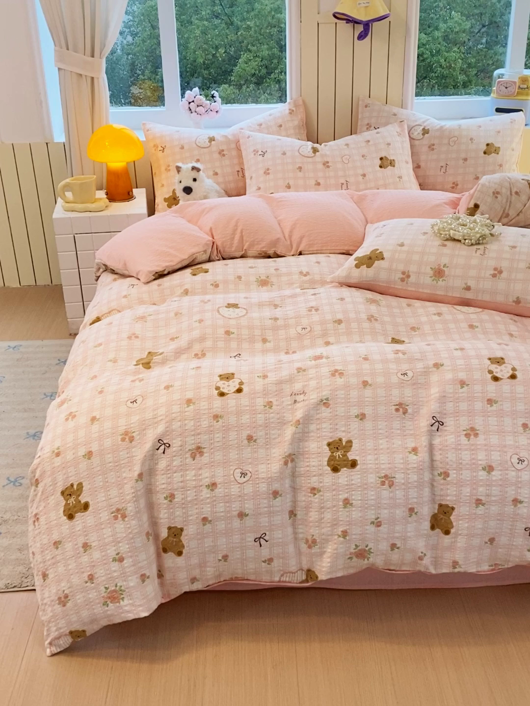 91家纺网 家纺一手货源 找家纺 爱橙家纺（原艾橙家纺） 2026春夏新款A类高品质110克超柔泡芙纱四件套 玫瑰小熊