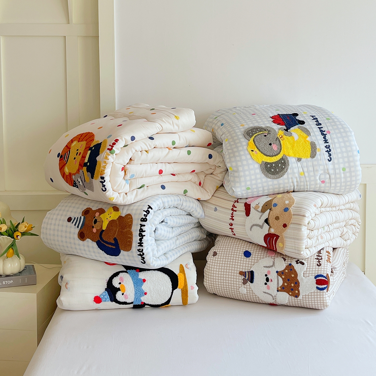 91家纺网 家纺一手货源 找家纺 （总）莱宁被业 2026新款原创设计 全棉A类双层纱毛巾绣大豆卡通儿童夏被春秋被冬被可水洗一体懒人被